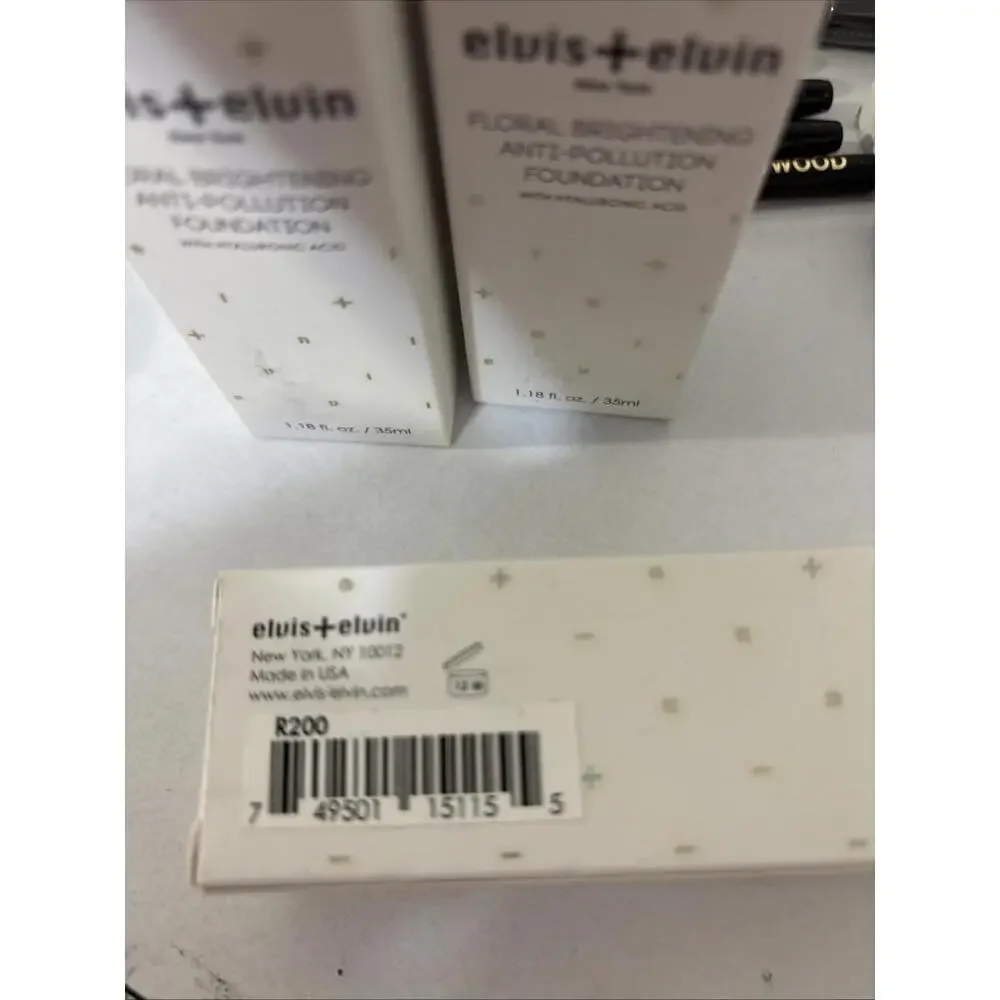 Elvis +‎ Elvin Floral Brightening Anti-Pollution Foundation 1.18 Fl oz/35ml